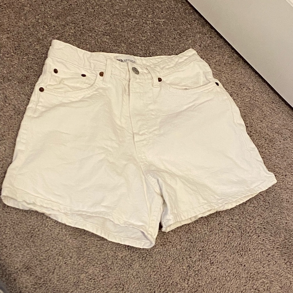 Zara white women’s jean shorts